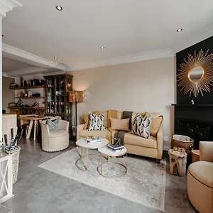 Cape Finest Located In De Waterkant Gasthof